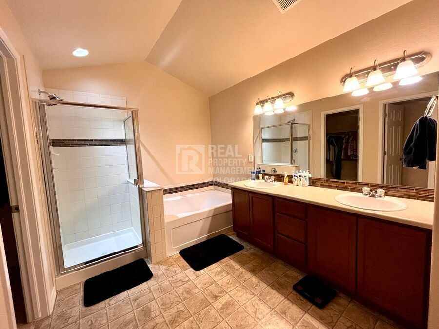 6467 Bluffmont Pt - Photo 6 of 13