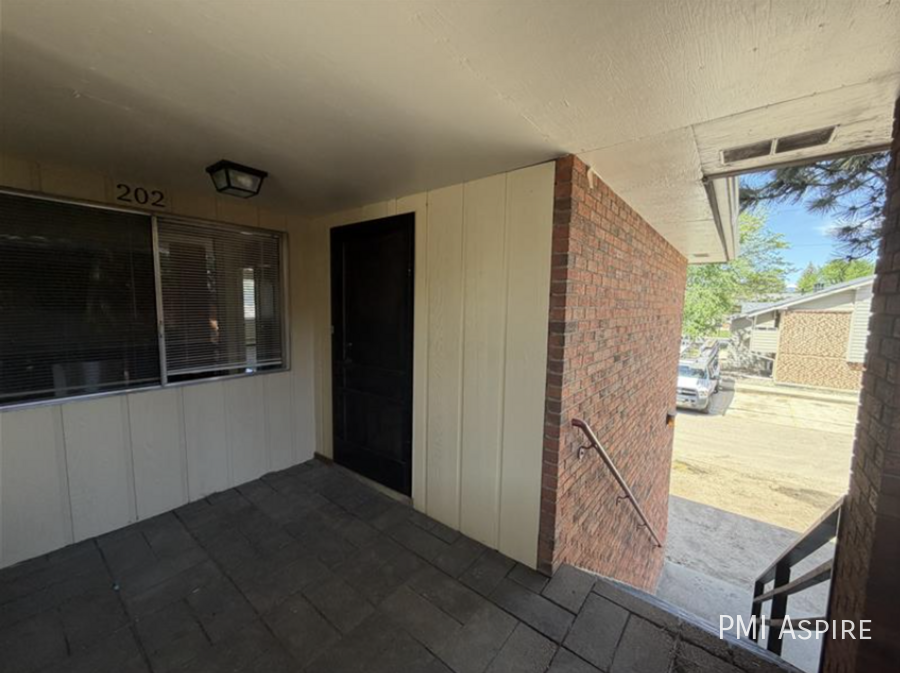 1329 Vivian St #202 - Photo 2 of 9