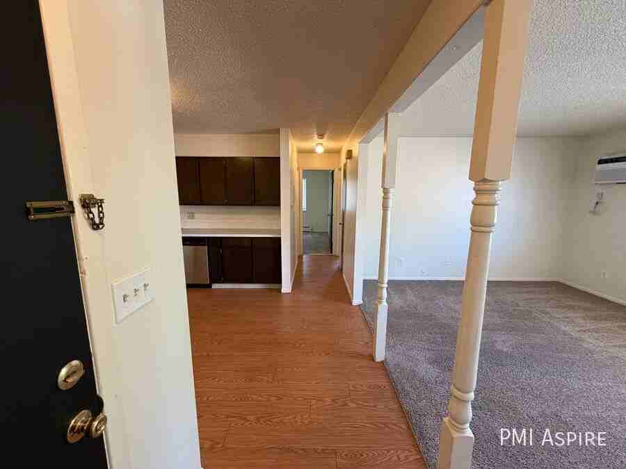 1329 Vivian St #202 - Photo 3 of 9