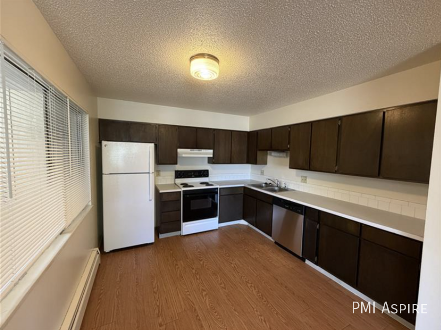 1329 Vivian St #202 - Photo 5 of 9
