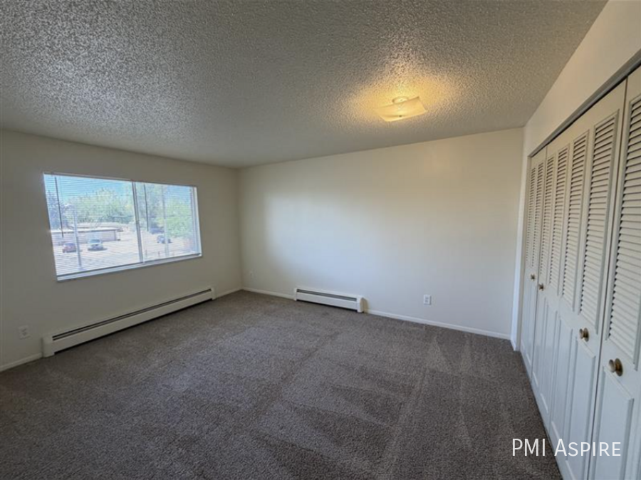 1329 Vivian St #202 - Photo 7 of 9