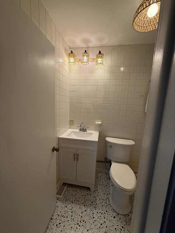 511 Lake Shore Dr - Photo 4 of 12