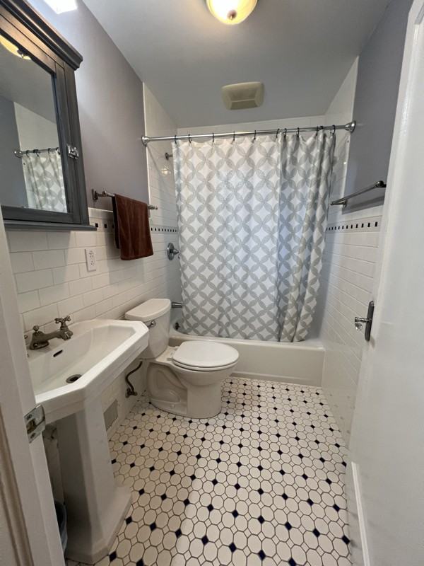 1511 Knight St - Photo 7 of 9