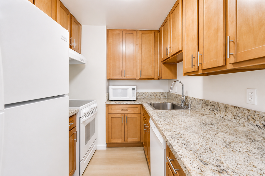 170 Stoakes Ave #04 - Photo 3 of 13