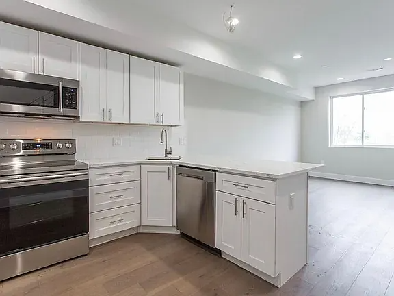 426 W Norris St #10 - Photo 2 of 15