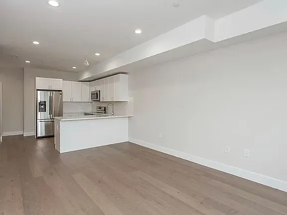 426 W Norris St #10 - Photo 3 of 15