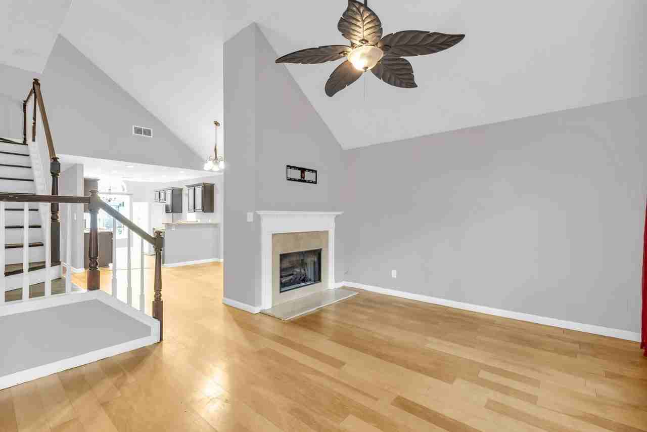 1264 Watercrest Cir - Photo 5 of 25