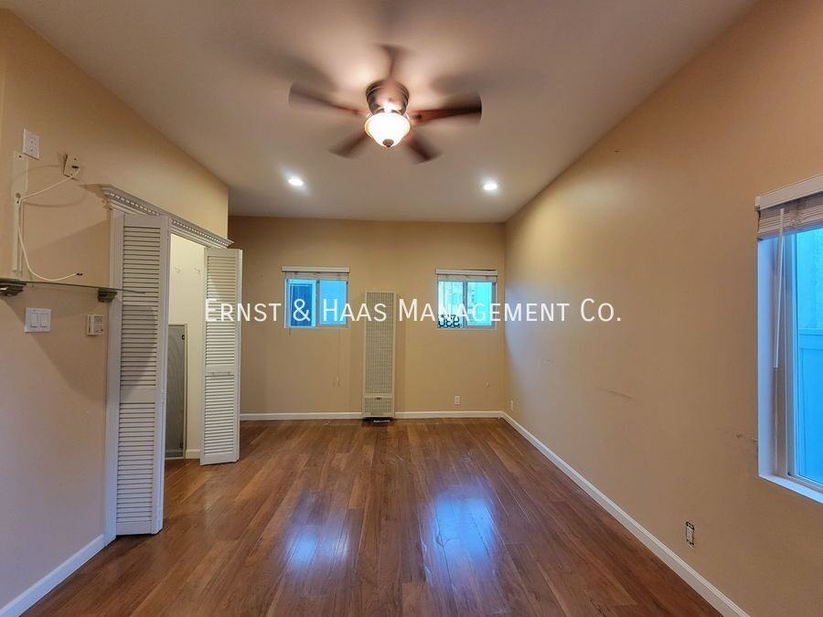 930 E Broadway - Photo 3 of 9