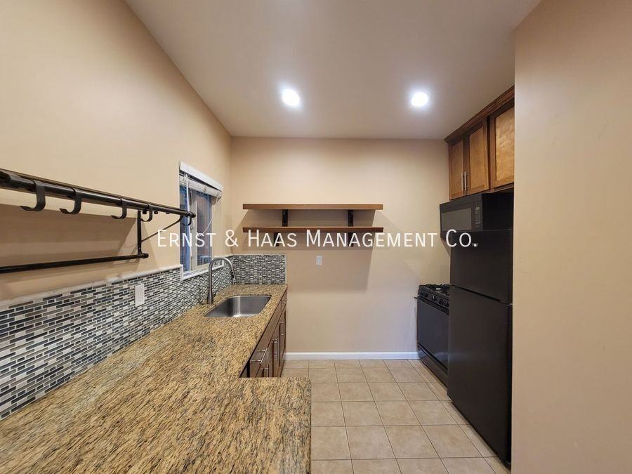 930 E Broadway - Photo 4 of 9
