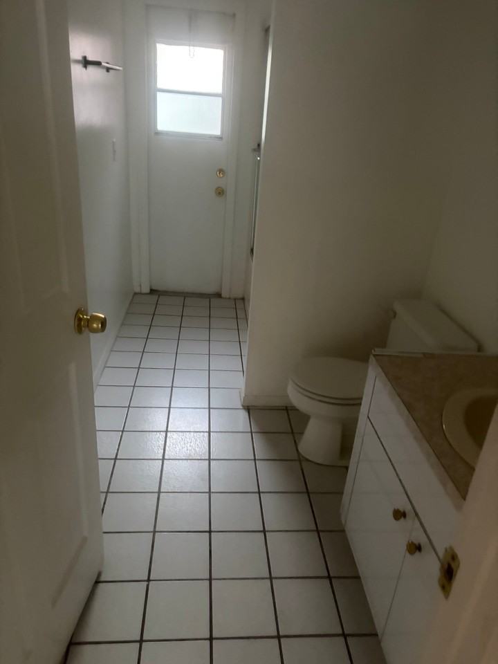 3210 Saint Augustine Ct - Photo 6 of 10