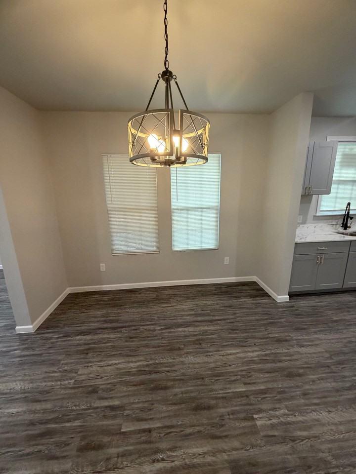 1623 W Ashby Pl - Photo 7 of 35