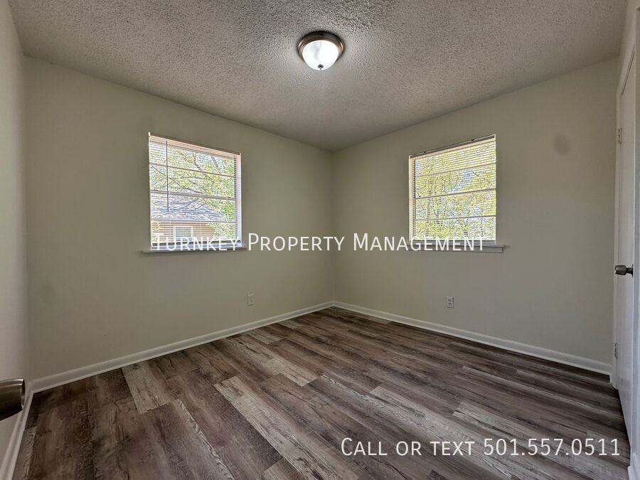 4112 Elam St - Photo 4 of 15