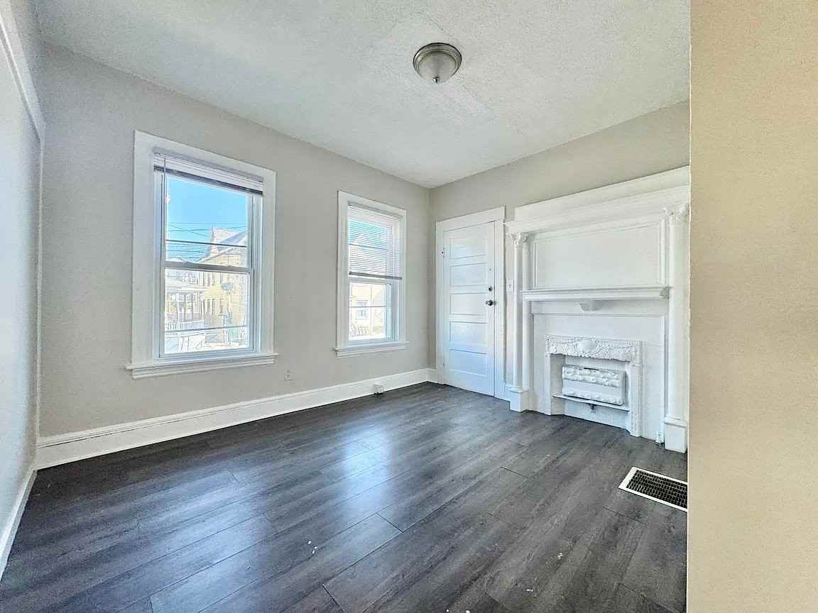 75 Sanford Ave #1 - Photo 3 of 12