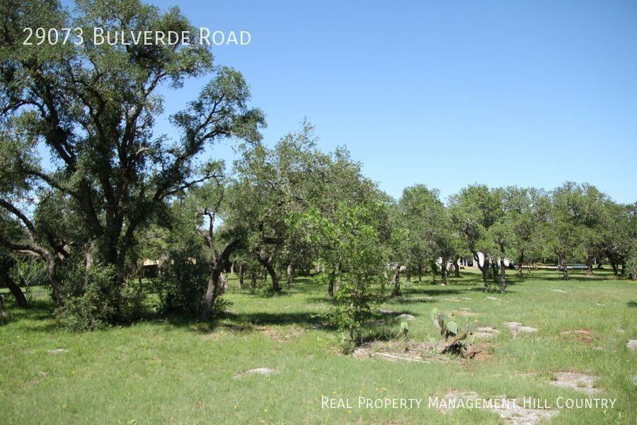 29073 Bulverde Rd - Photo 4 of 45