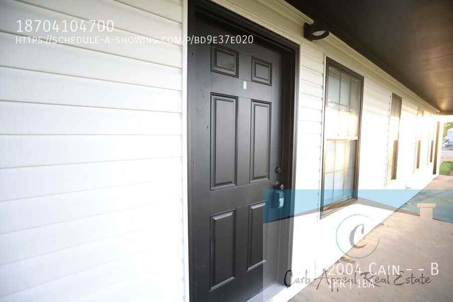 2004 Cain St #B - Photo 2 of 14