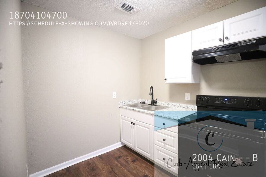 2004 Cain St #B - Photo 5 of 14