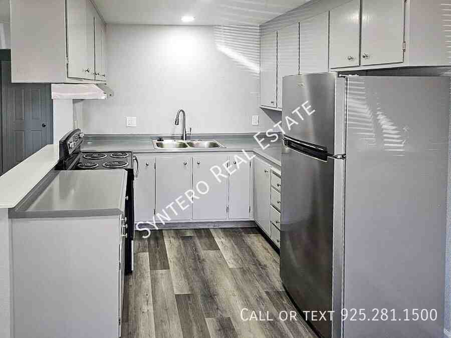 Glazier Ct #04 - Photo 3 of 9