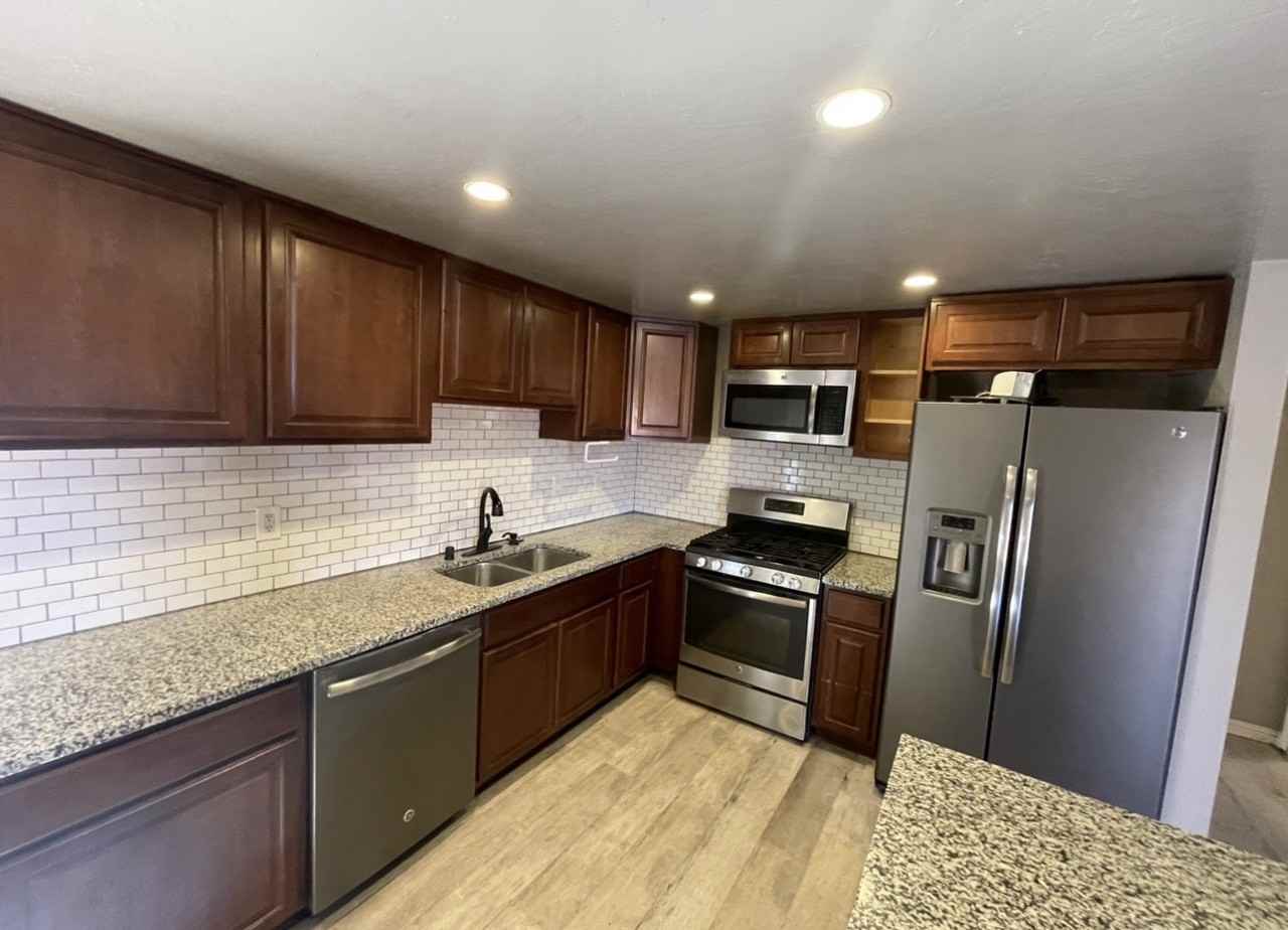 2101 S State St - Photo 3 of 8