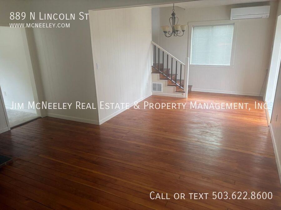 889 N Lincoln St - Photo 6 of 16