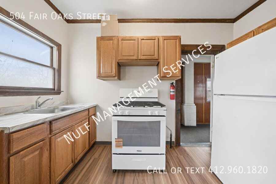 504 Fair Oaks St - Photo 3 of 22