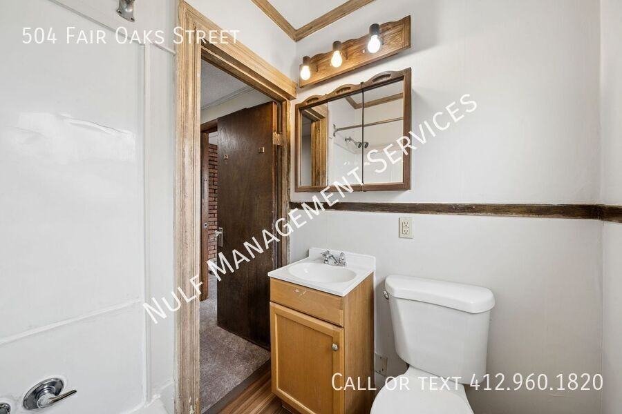 504 Fair Oaks St - Photo 5 of 22