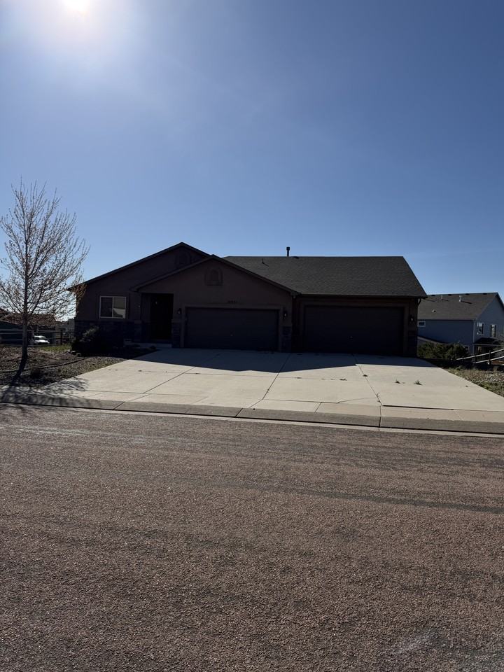10931 Glen Canyon Dr #1 - Photo 2 of 4