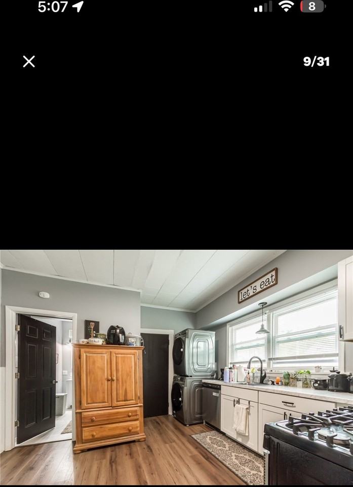 221 Mason St - Photo 7 of 9