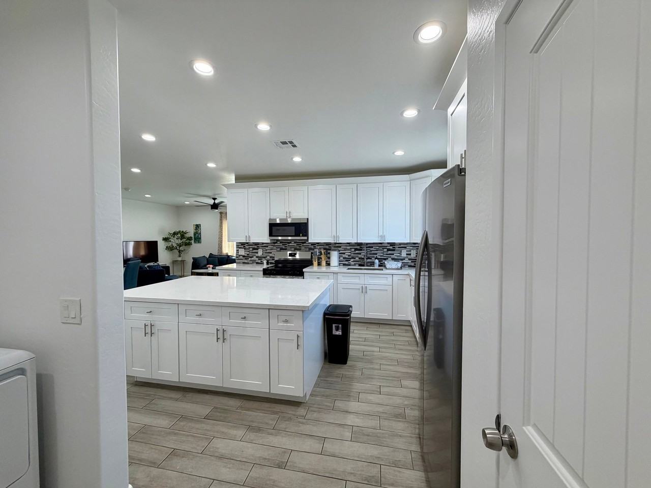 6745 N 53rd Dr - Photo 2 of 18