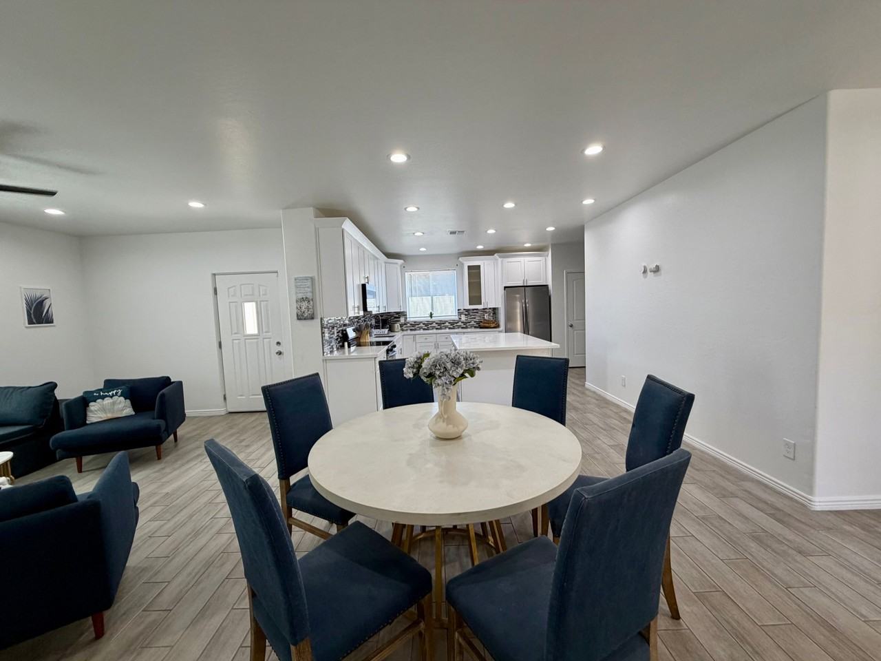 6745 N 53rd Dr - Photo 3 of 18