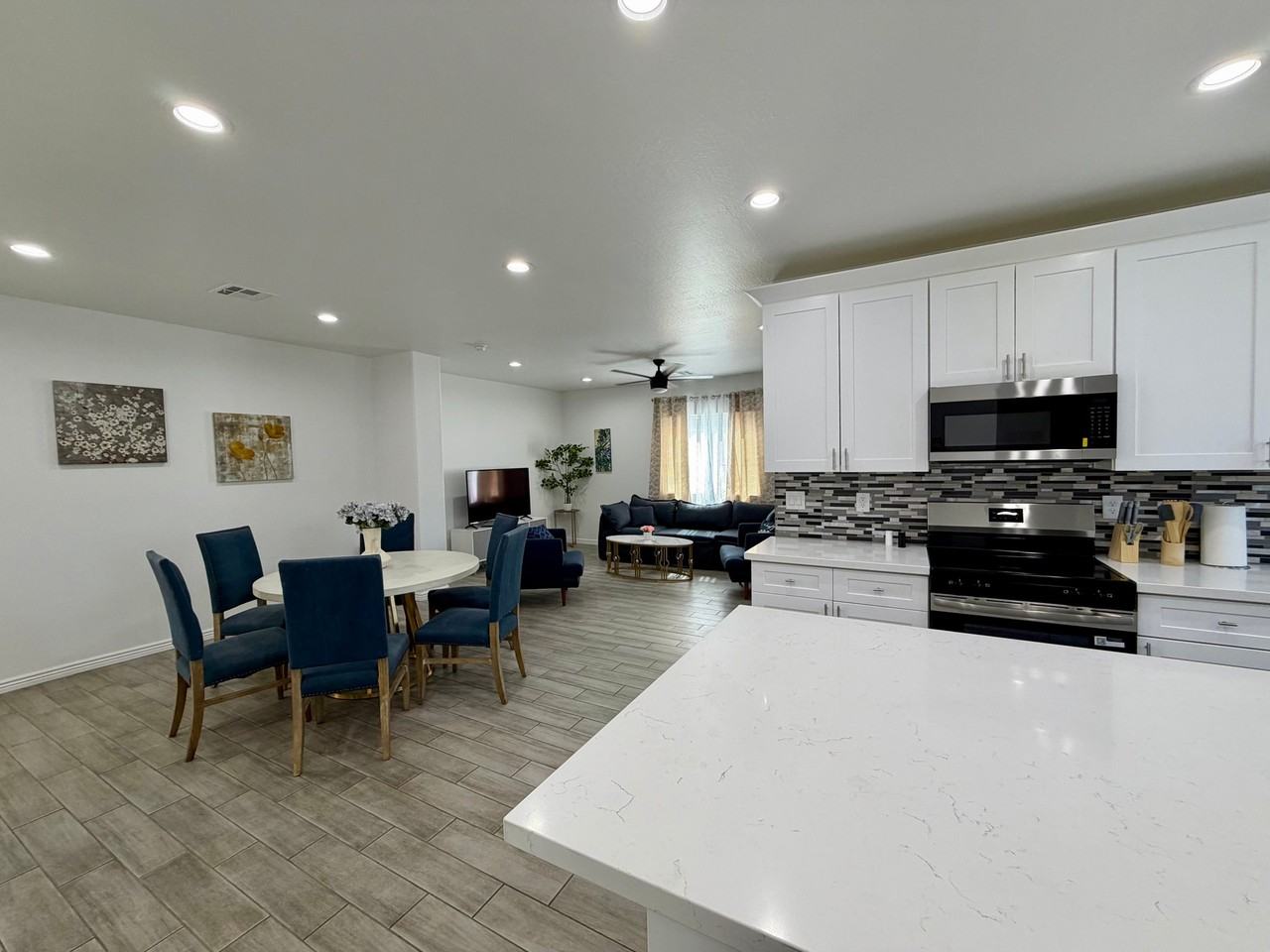 6745 N 53rd Dr - Photo 5 of 18