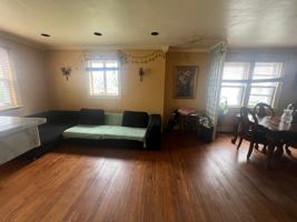 featured image of 834 Edward St