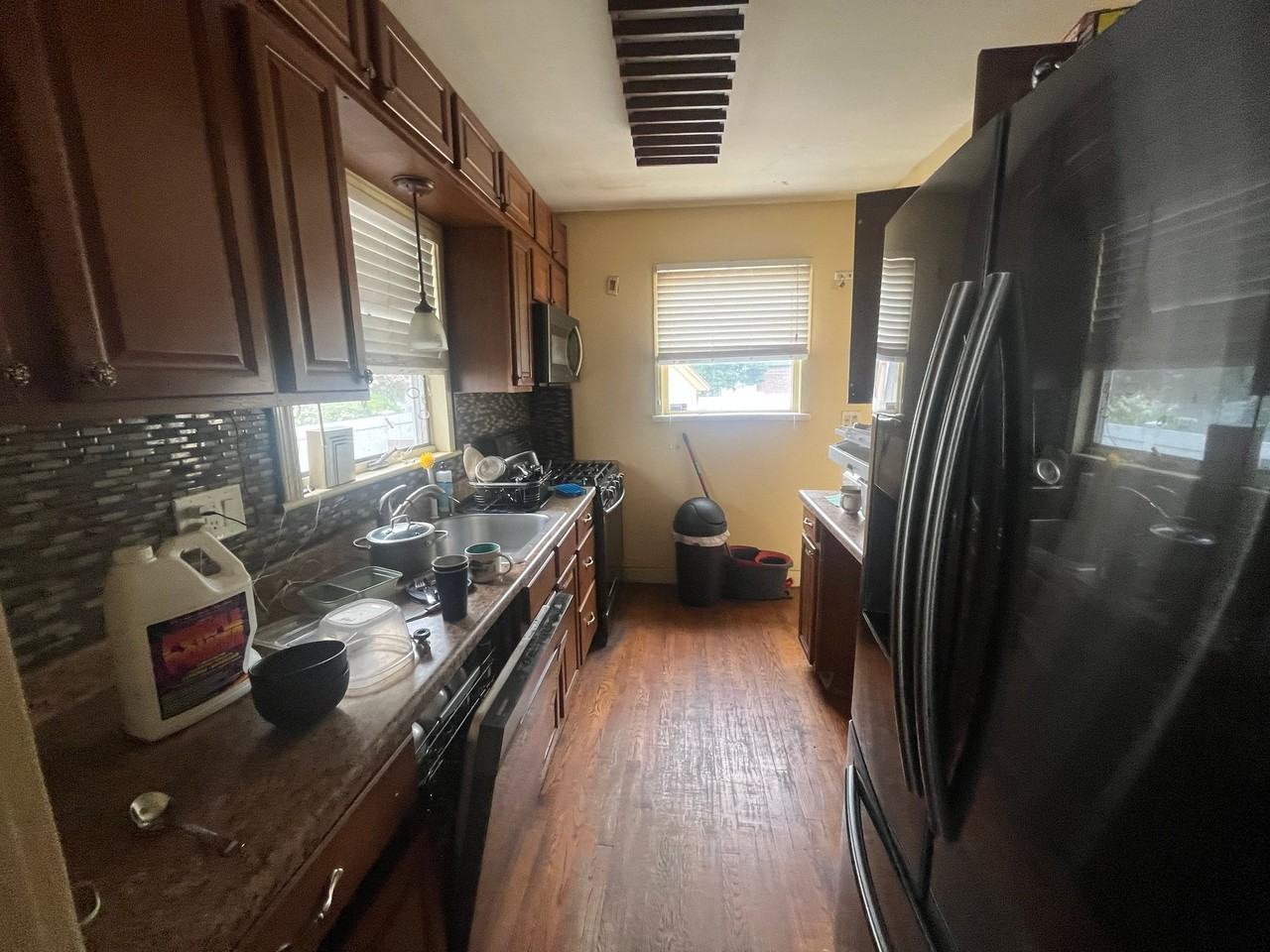 834 Edward St - Photo 2 of 6
