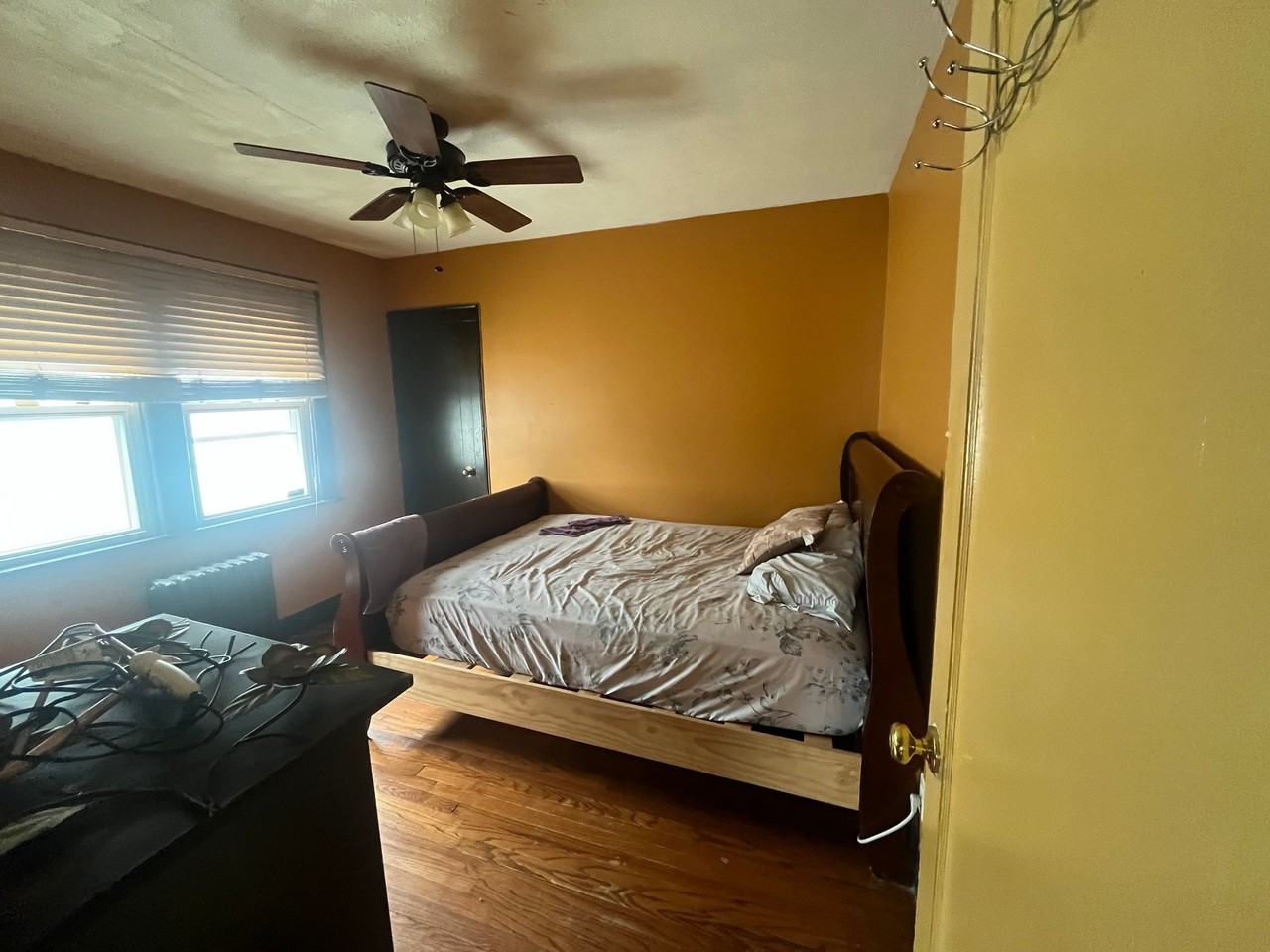 834 Edward St - Photo 4 of 6