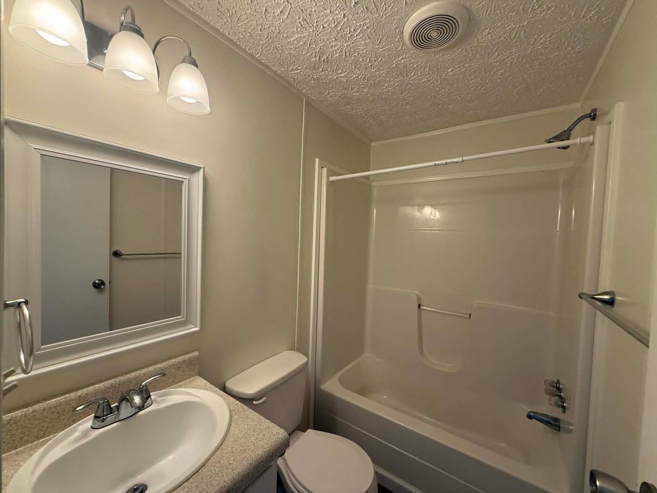 1236 N Oaklane Rd #303 - Photo 6 of 7