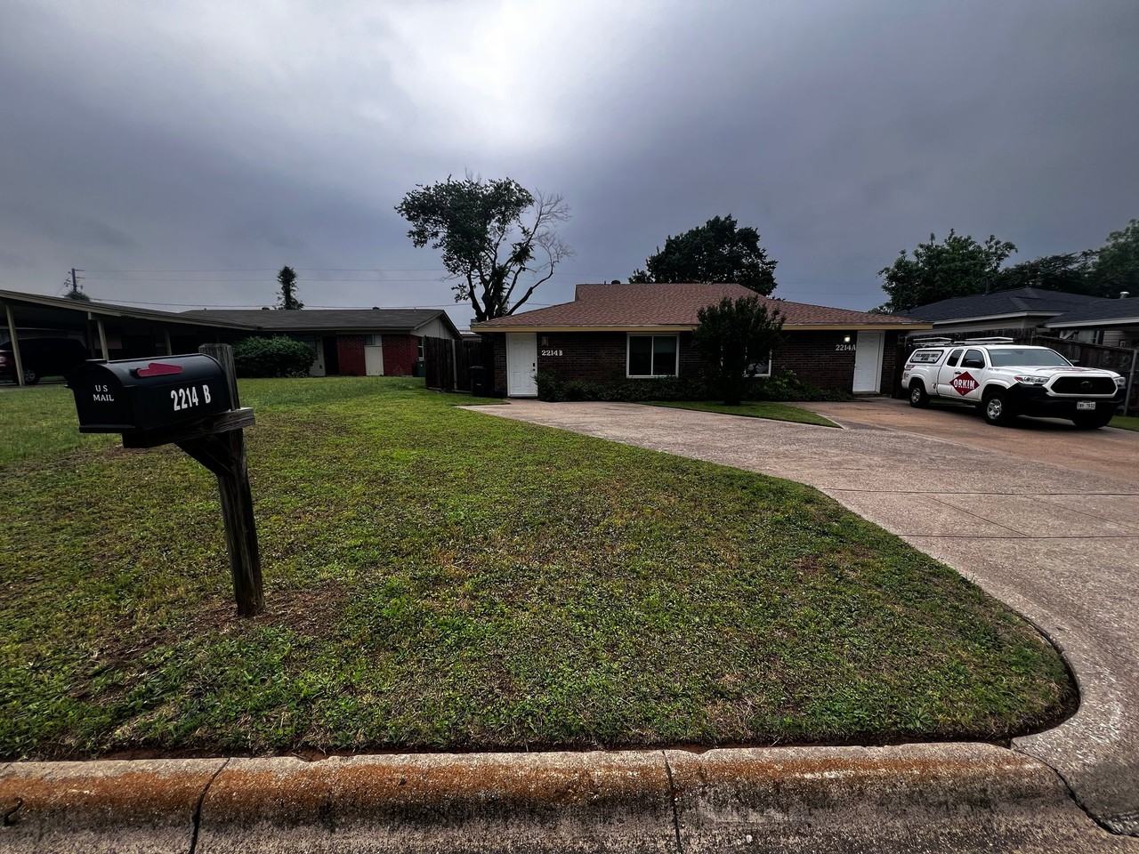 2214 Lavern St #B - Photo 2 of 18
