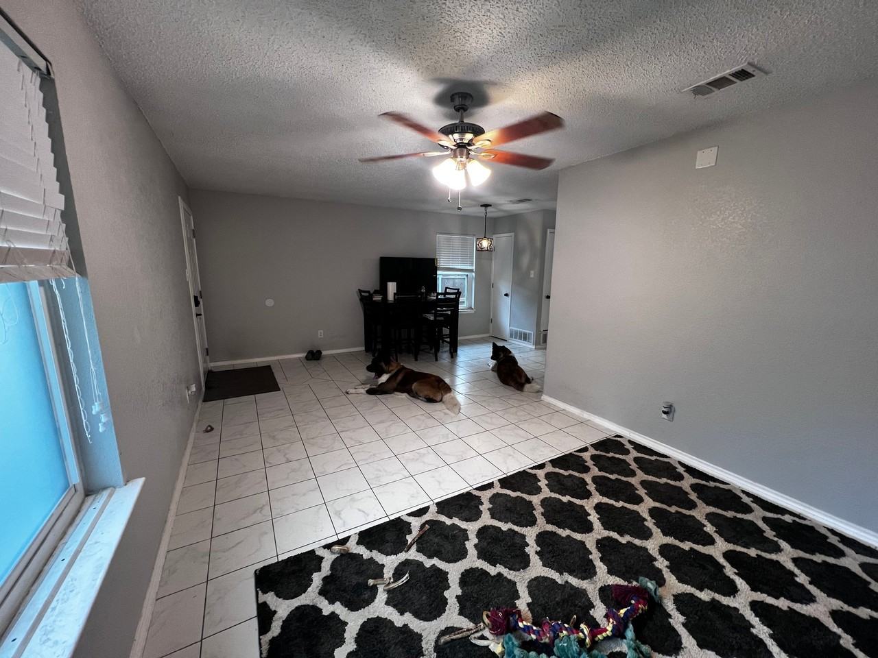 2214 Lavern St #B - Photo 7 of 18