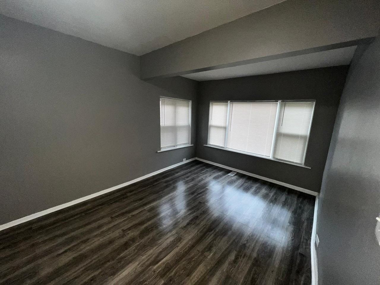 709 N Laramie Ave - Photo 4 of 20