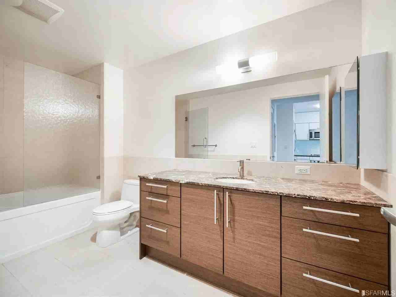 318 Spear St #8E - Photo 2 of 10