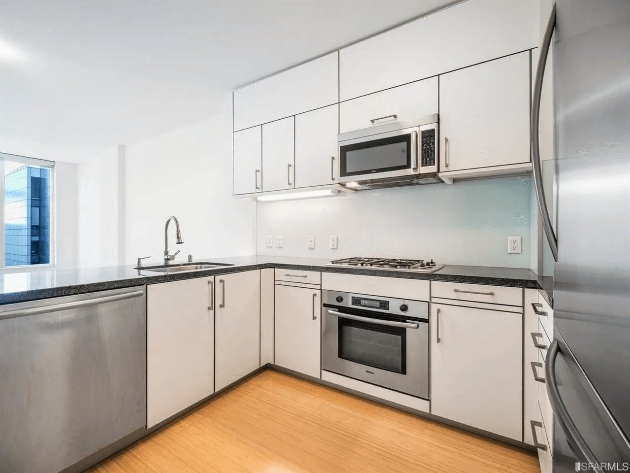 318 Spear St #8E - Photo 3 of 10