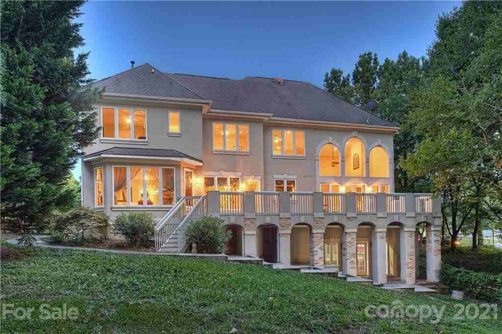 2427 Mt Isle Harbor Dr - Photo 5 of 20