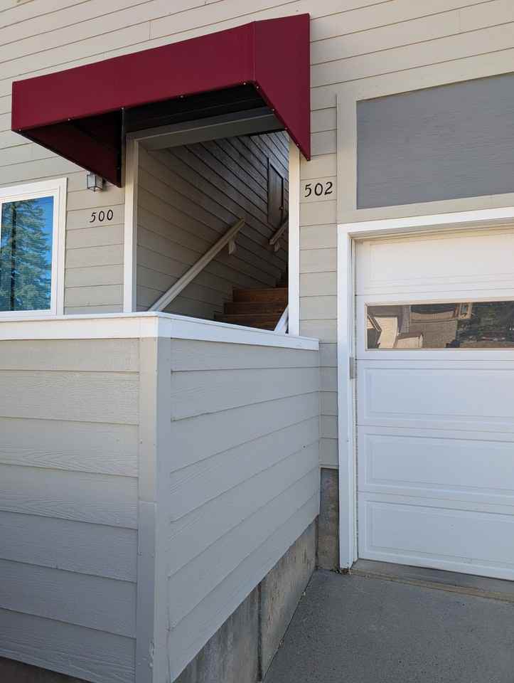 104 E Mill St - Photo 2 of 10
