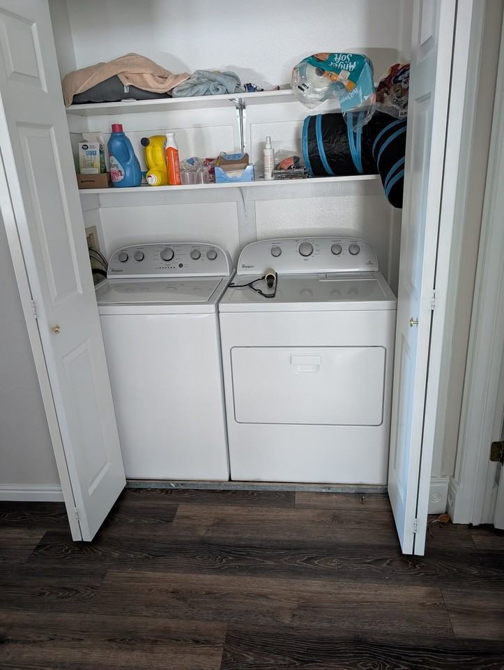 104 E Mill St - Photo 7 of 10
