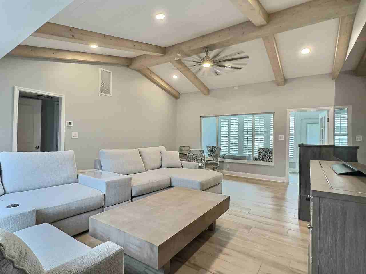 5860 Midnight Pass Rd #40 - Photo 5 of 18
