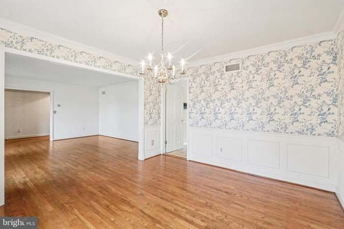 16505 Henry Dr - Photo 4 of 10