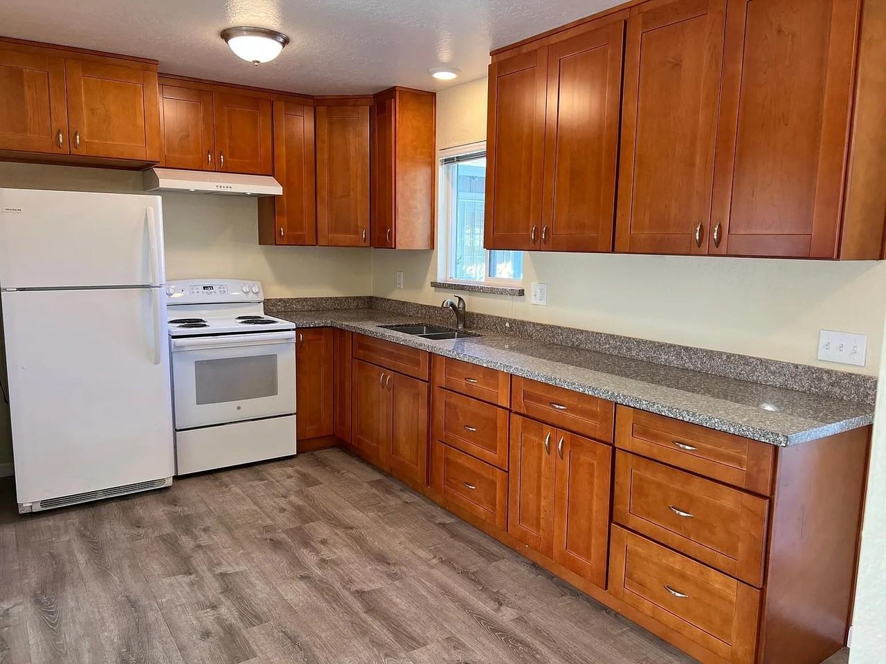 1400 17th Ave - Photo 2 of 15