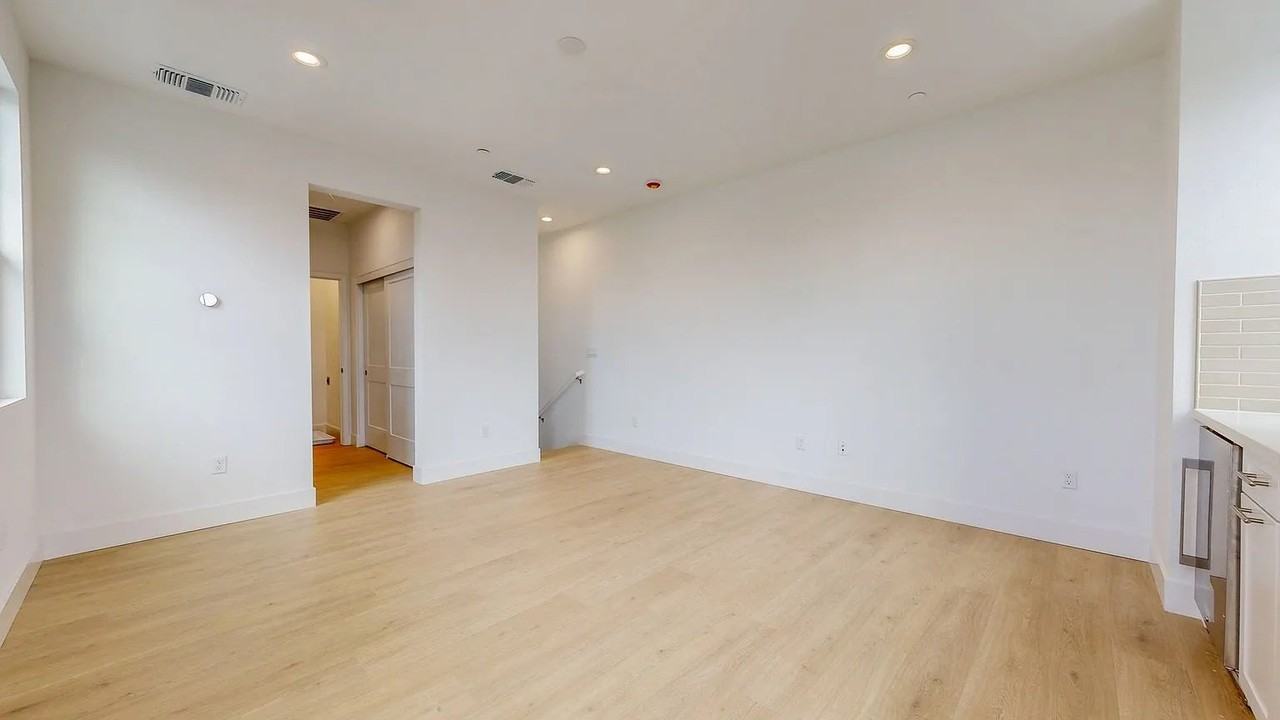 2782 Sassy St - Photo 7 of 10