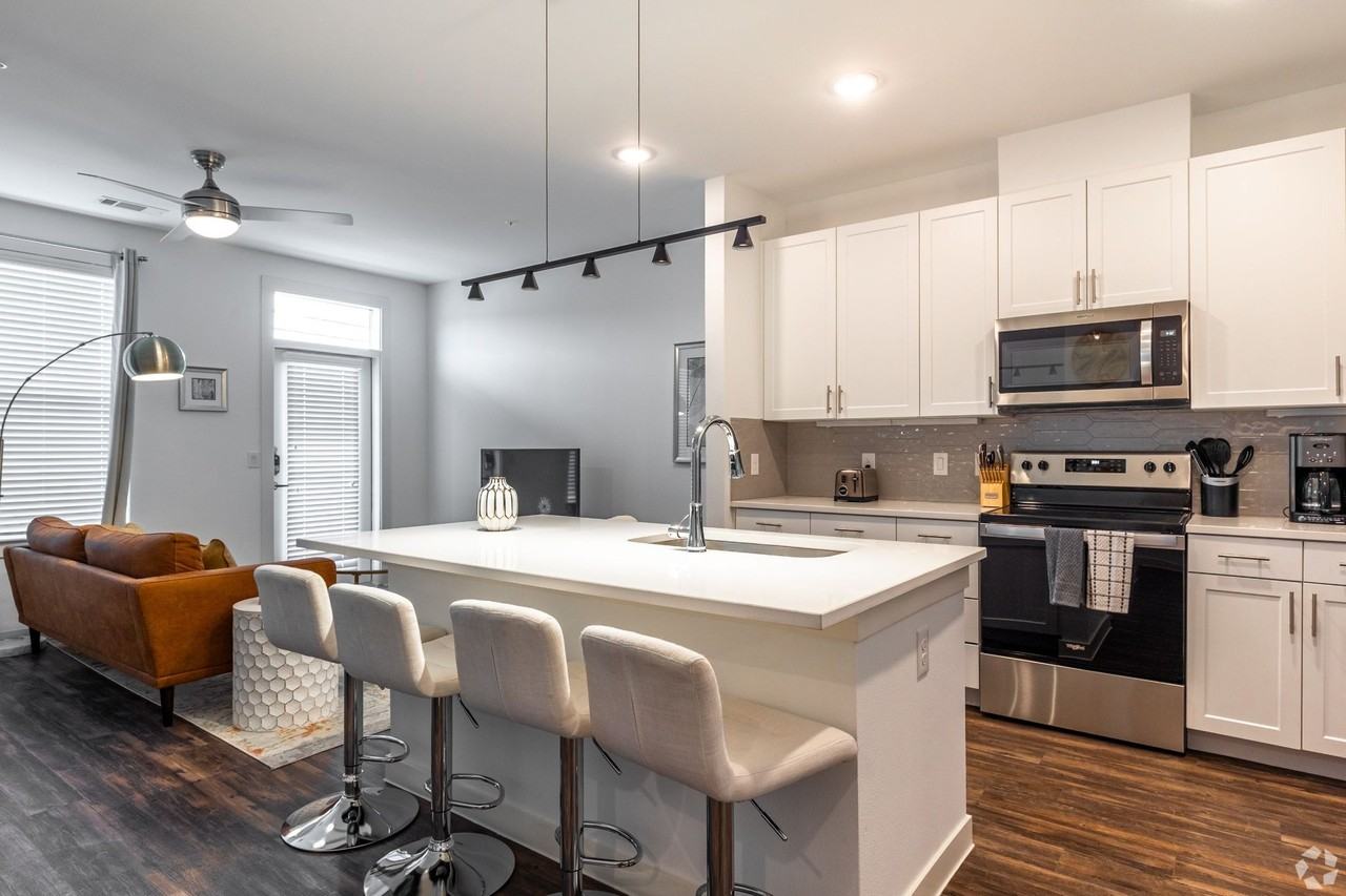 1000 Fort Worth Ave - Photo 4 of 19