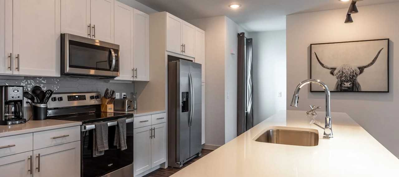 1000 Fort Worth Ave - Photo 5 of 19