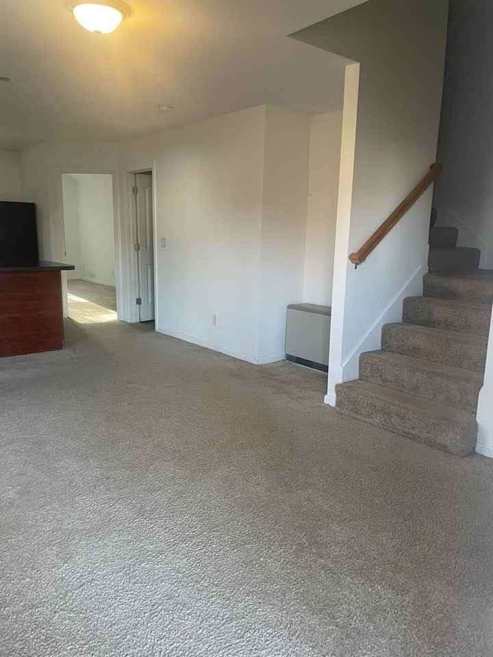 48 Trinity Cir #B - Photo 4 of 11
