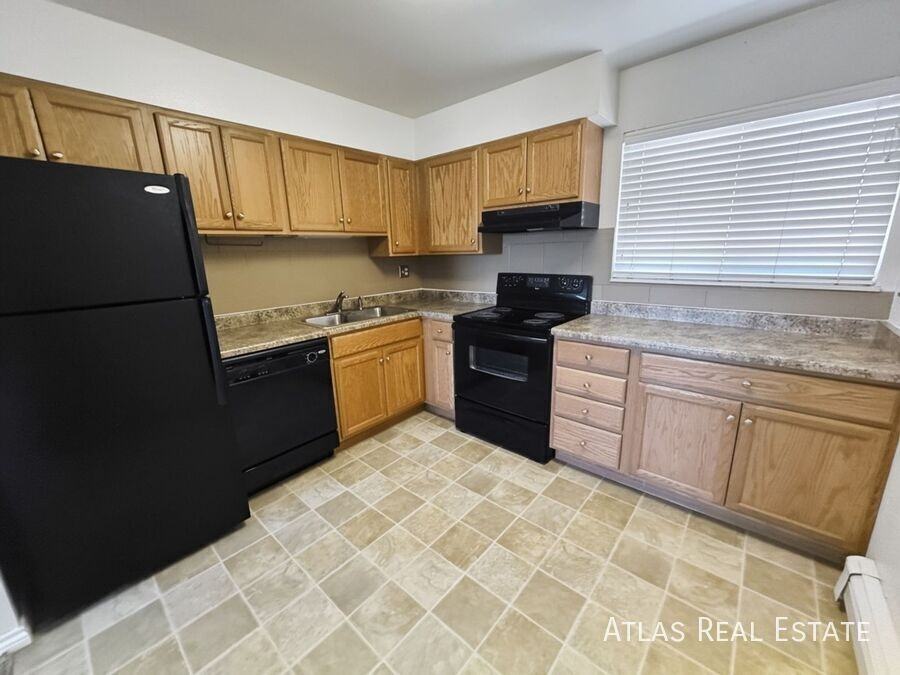 2913 Straus Ln #3 - Photo 3 of 20
